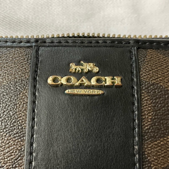Coach Wallet - Picture 2 of 8